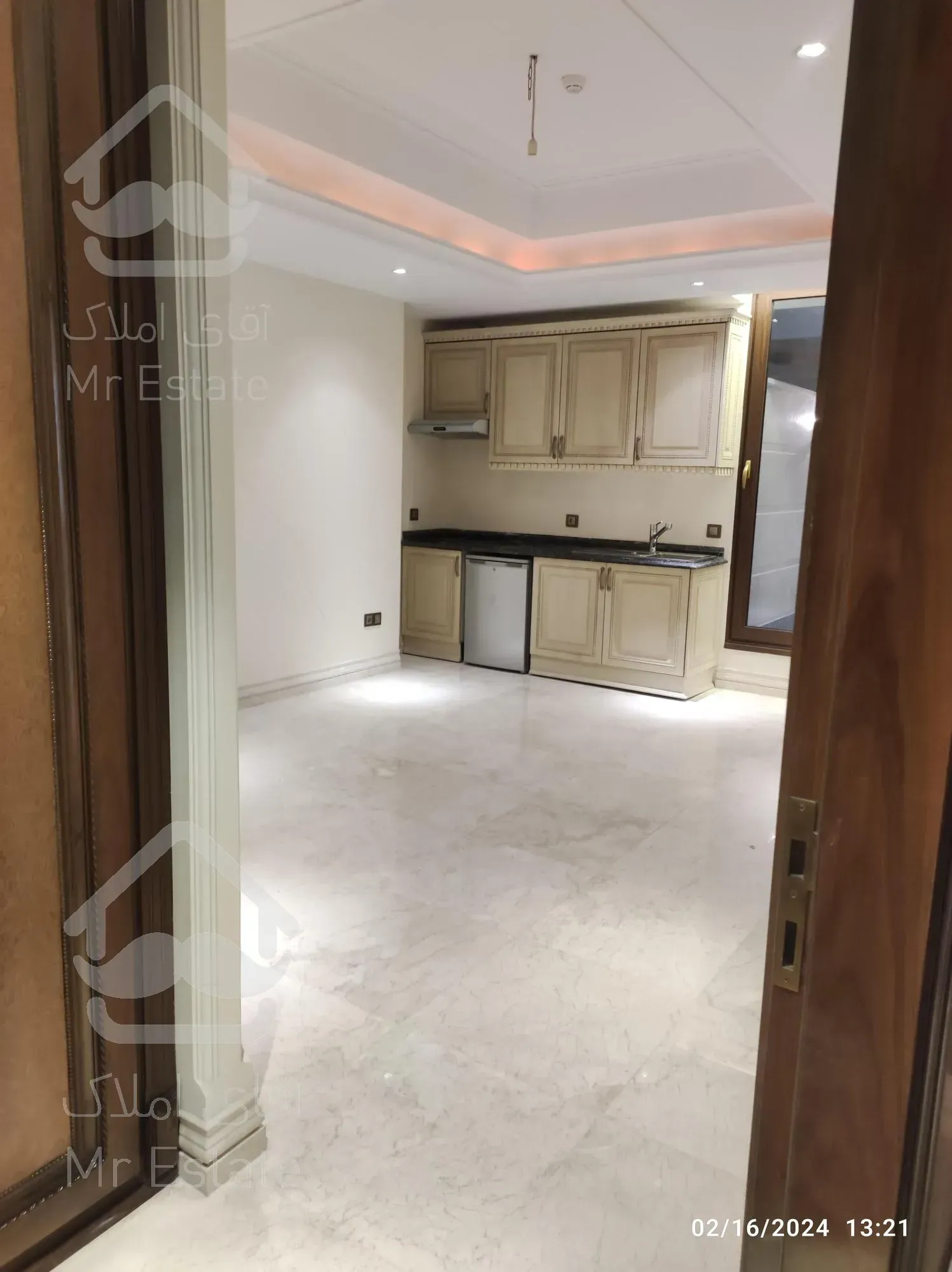 ۱۵۸ متر ۳پارکینگ  کلید نخورده