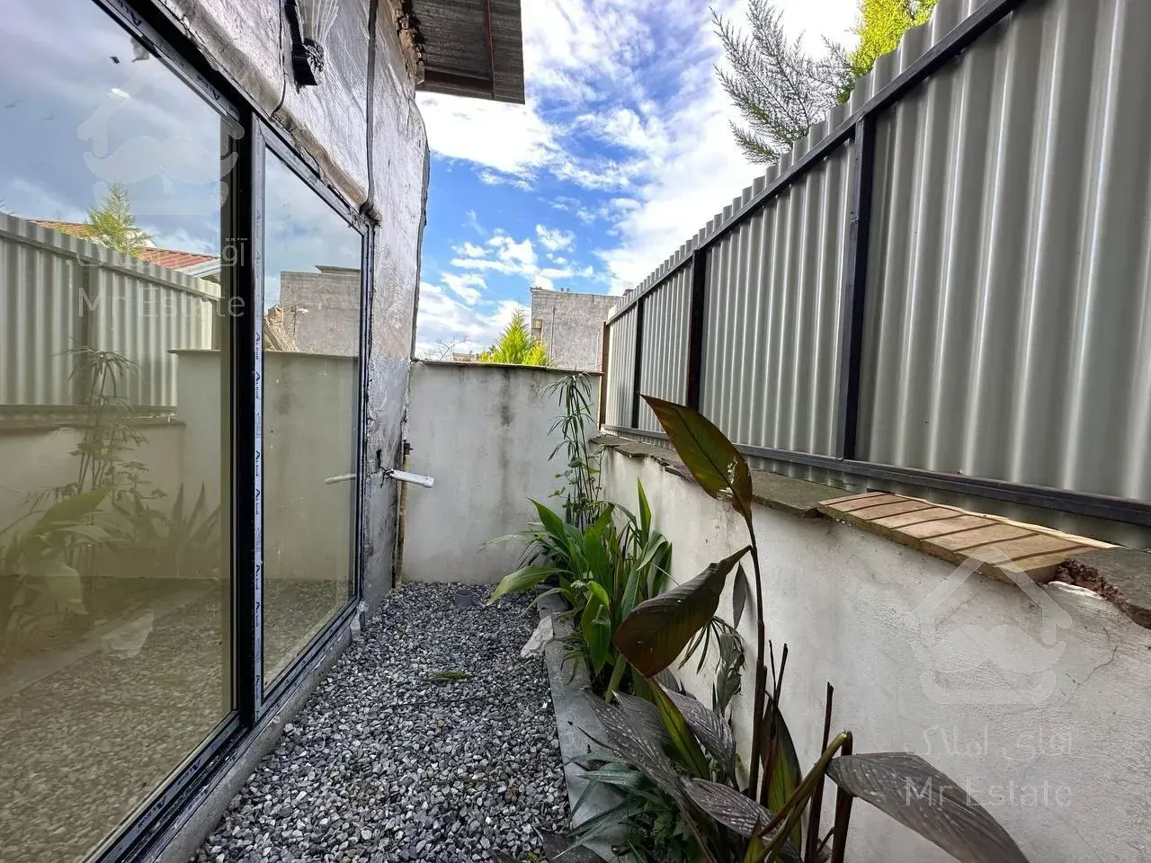 ویلا فلت نما سنگی/حیاط دنج و دلباز/مهندسی ساز