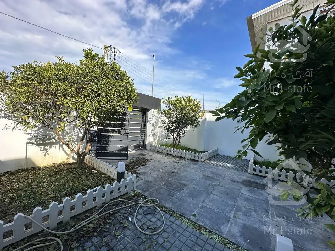 ویلا فلت مینیمال/حیاط دنج و سرسبز/زیر قیمت