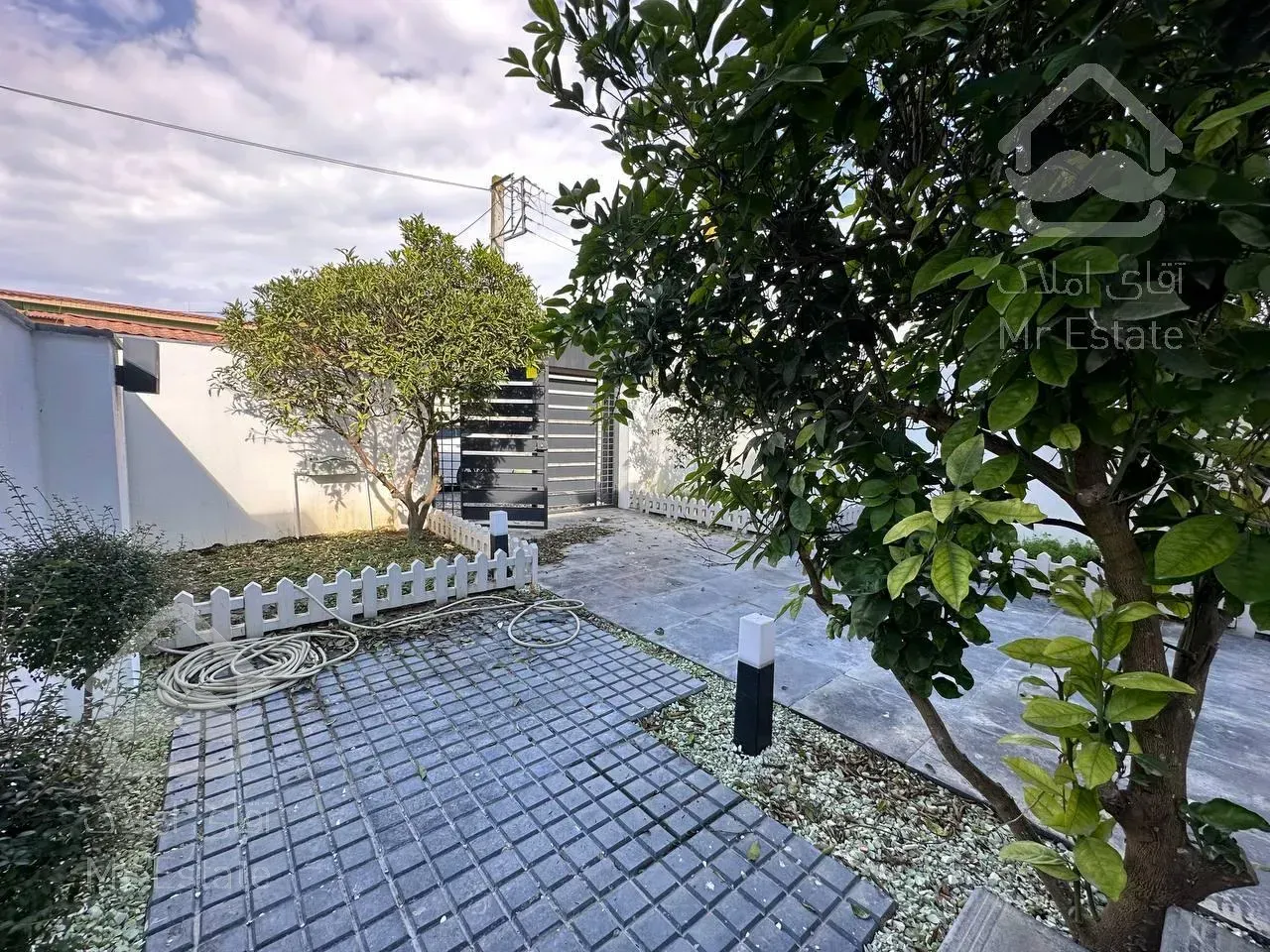 ویلا فلت مینیمال/حیاط دنج و سرسبز/زیر قیمت