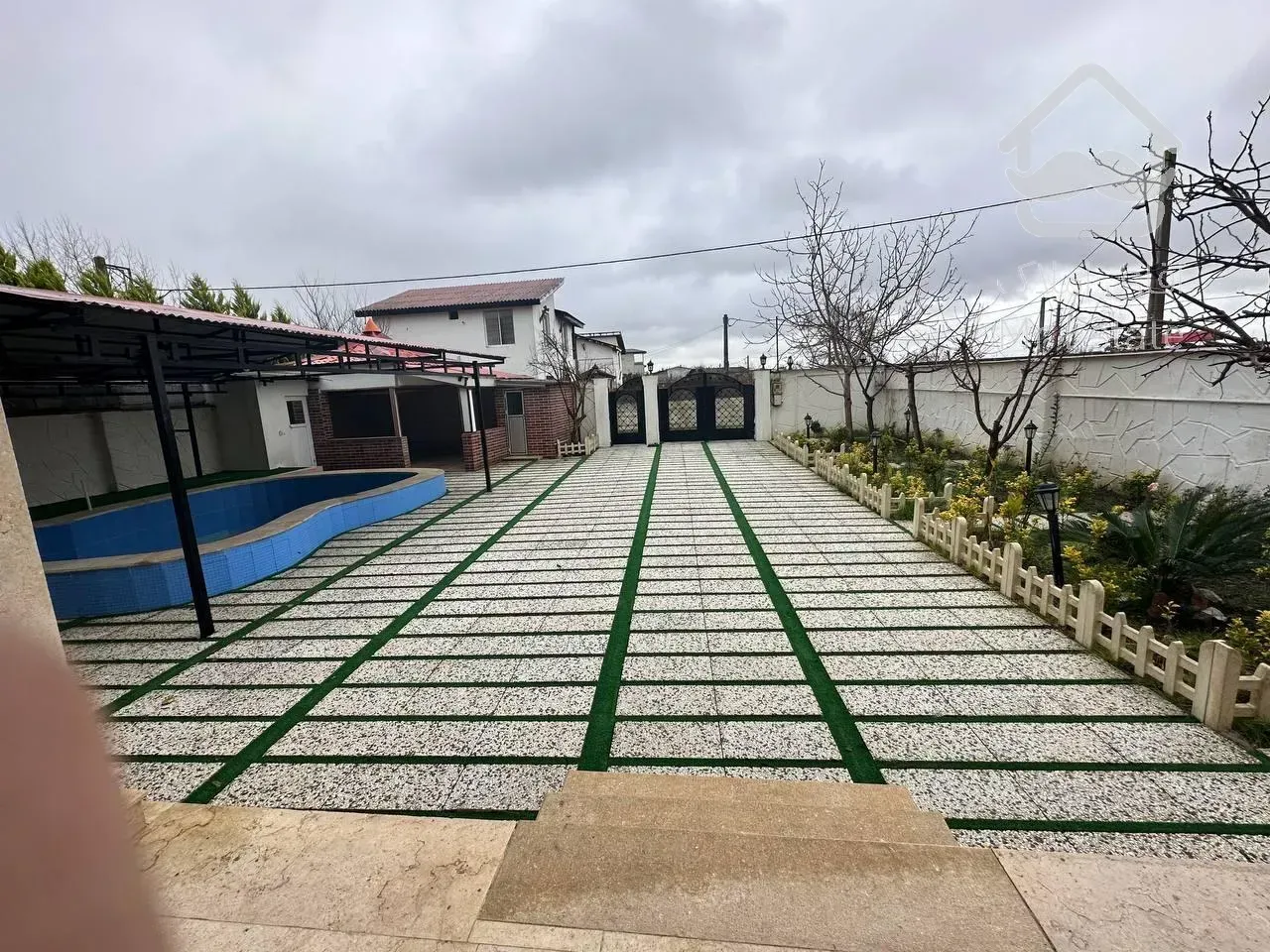 ویلا فلت ۵۳۰ متری با آلاچیق و استخر٪مهندسی ساز