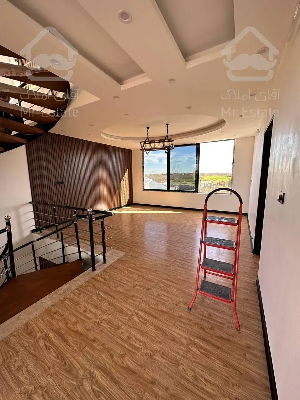 ویلا تریبلکس استخردار با روفگاردن ویو ابدی و حیاط سرسبز