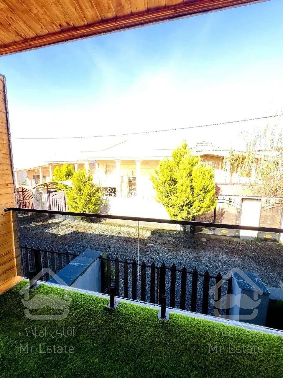 ویلا نوساز/شهرکی/مدارک تکمیل