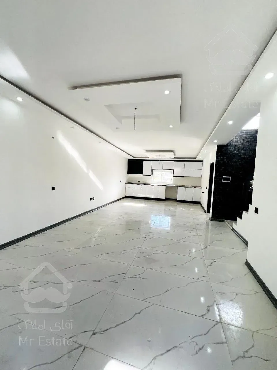 ویلا نوساز/شهرکی/مدارک تکمیل