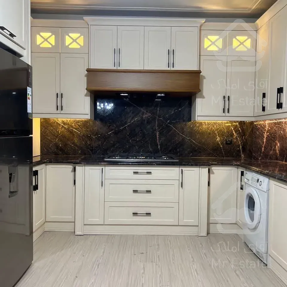 گروه چوب وکابینت چکش طلا