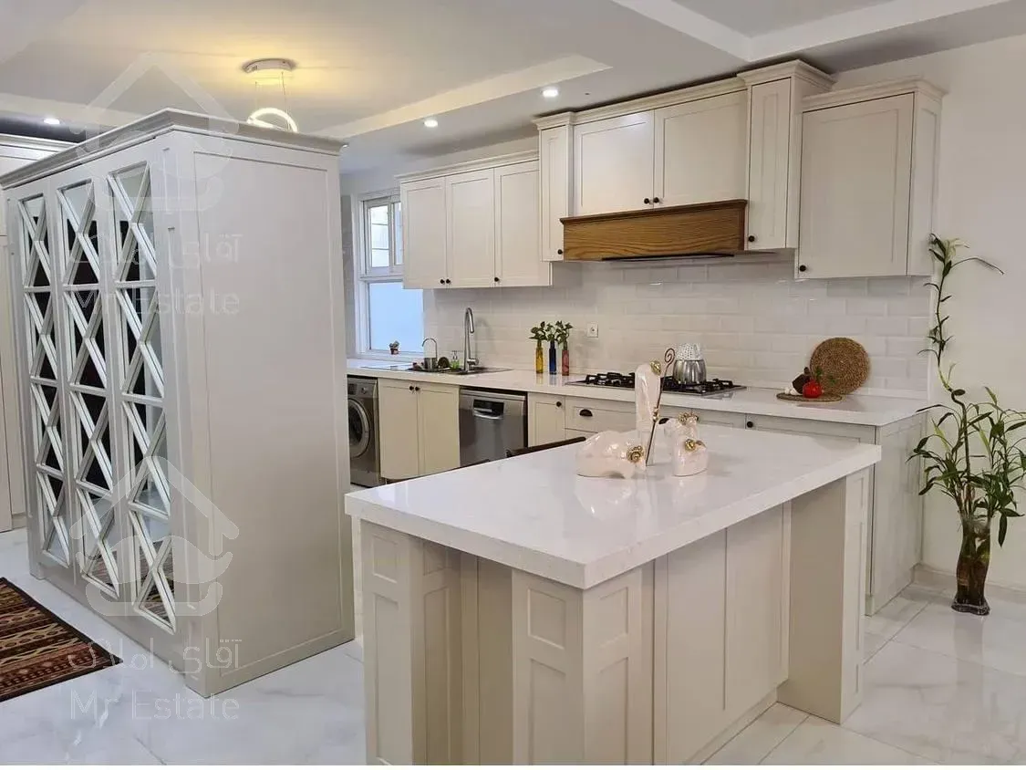 گروه چوب وکابینت چکش طلا