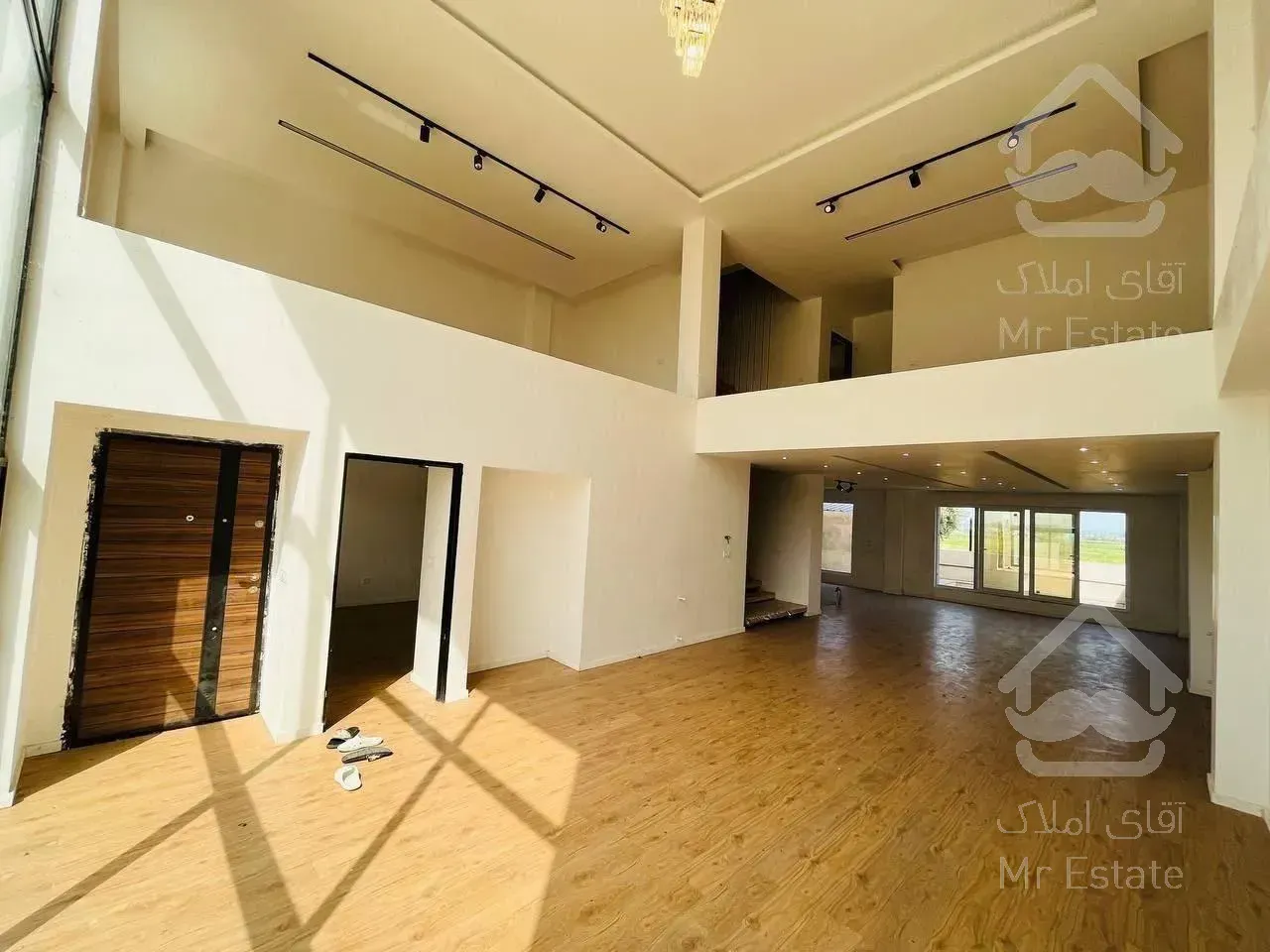 فروش ویلا تریبلکس ۲۵۰ متری در چمستان