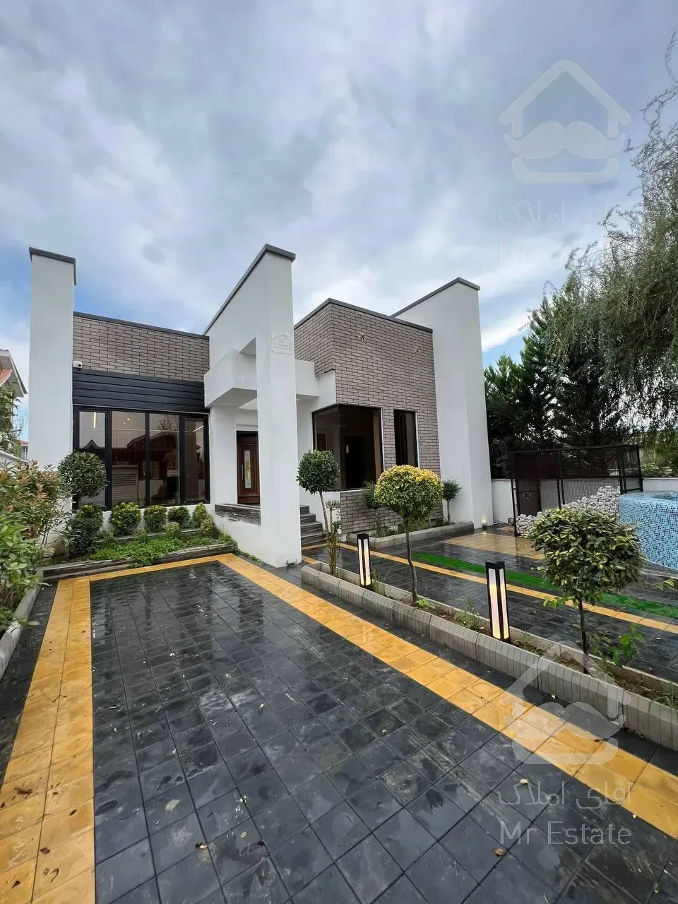 فروش ویلا همکف ۲۷۰ متری در چمستان