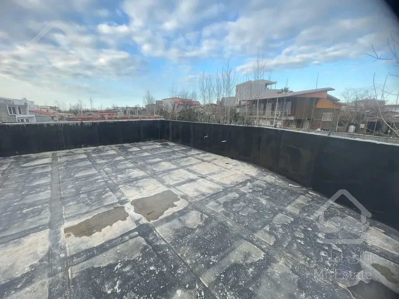 ویلا مدارک کامل/خوش نقشه/سازه مدرن