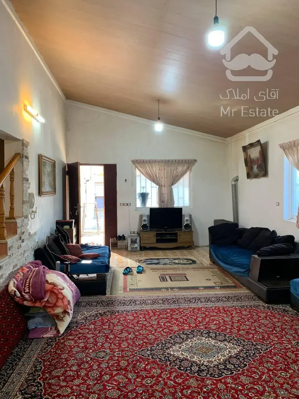 ویلا نیم پیلوت استخردار/فروش فوری/مدارک تکمیل/زیر قیمت