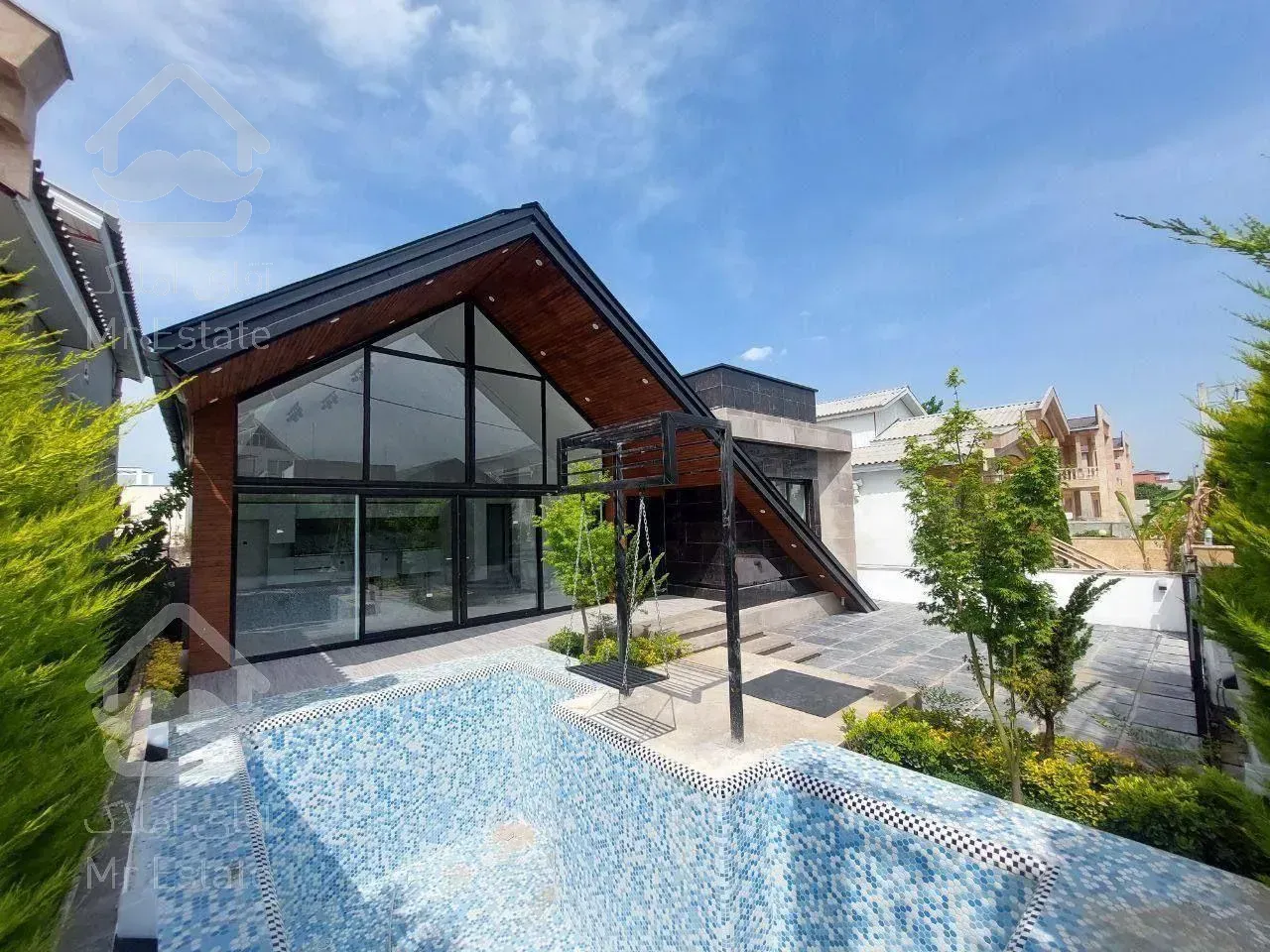 فروش ویلا لاکچری ۳۰۰ متری در چمستان