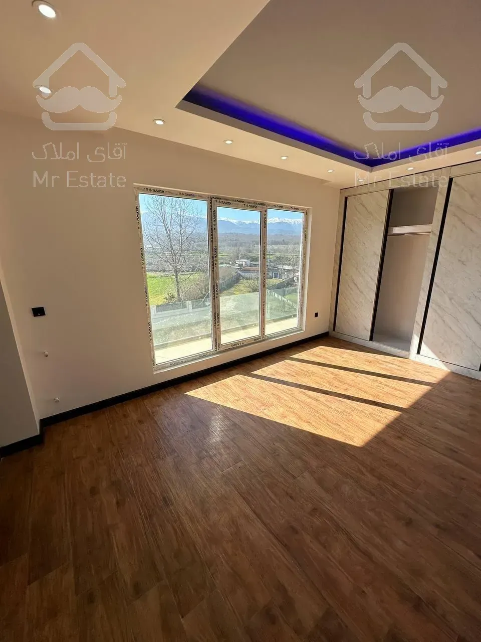 ویلا لوکس استخر دار400 متری