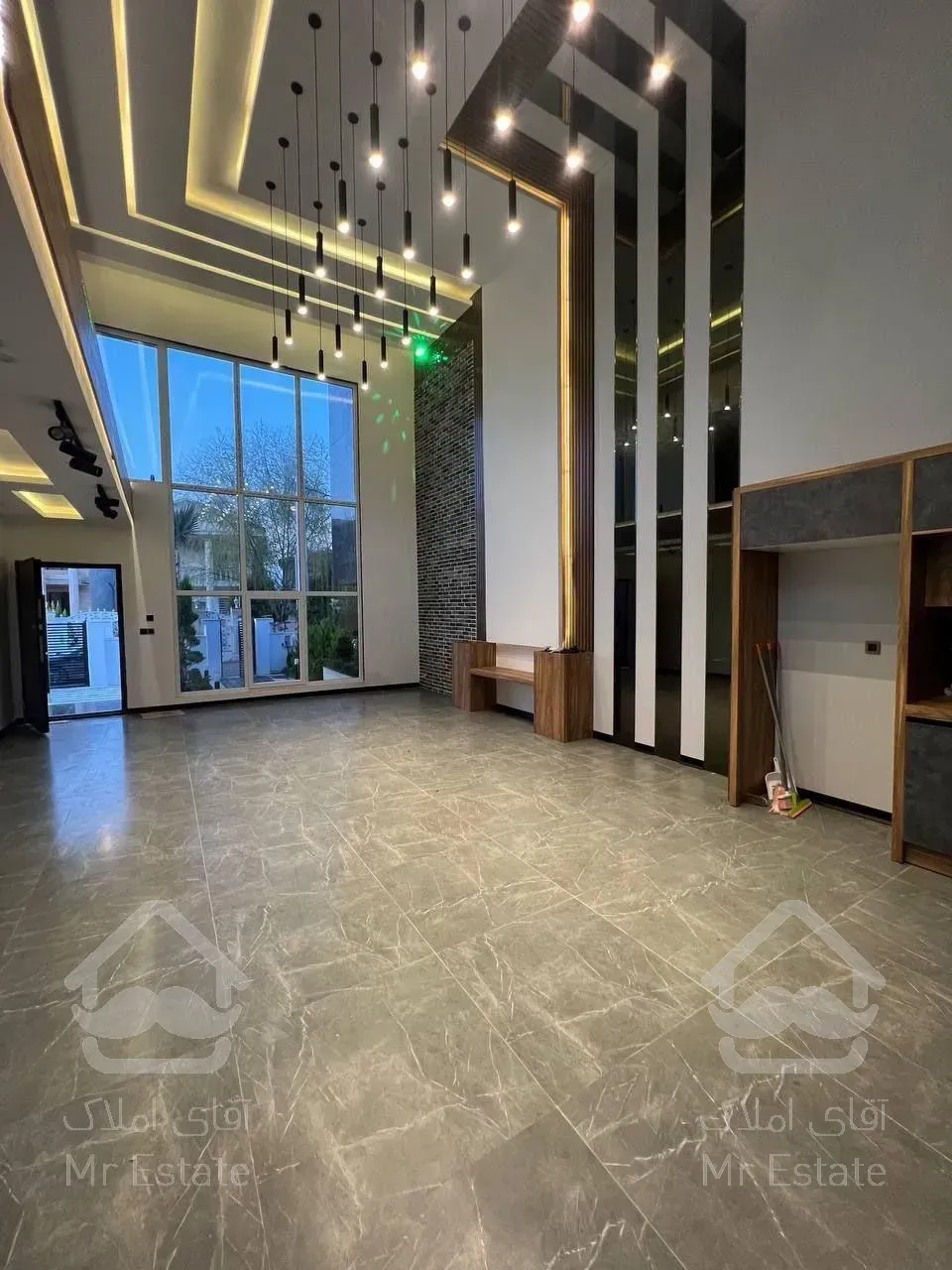 فروش ویلا لاکچری ۲۴۰ متری در چمستان