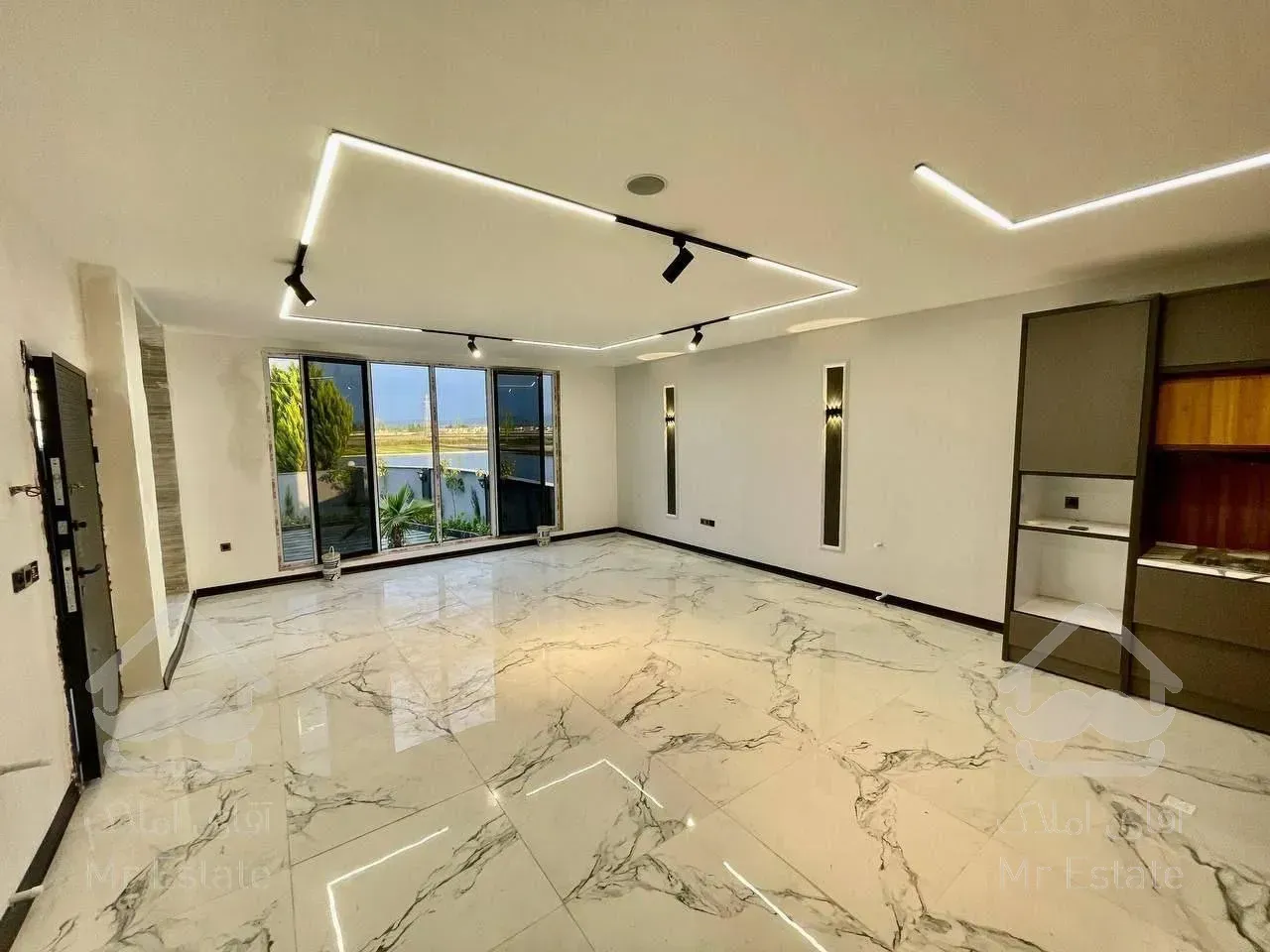 فروش ویلا فلت ۳۰۰ متری در چمستان