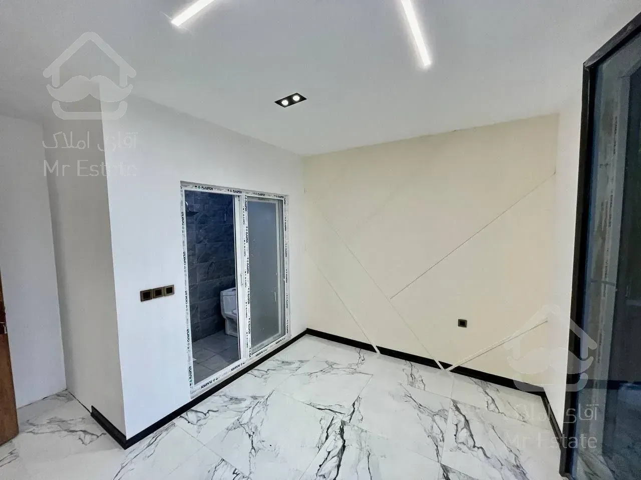 فروش ویلا فلت ۳۰۰ متری در چمستان