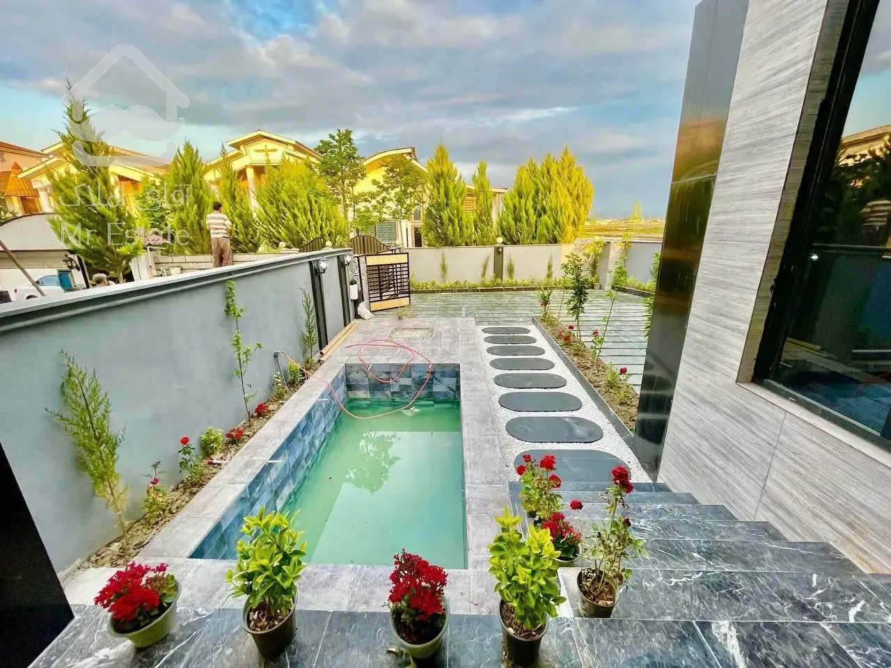 فروش ویلا فلت ۳۰۰ متری در چمستان