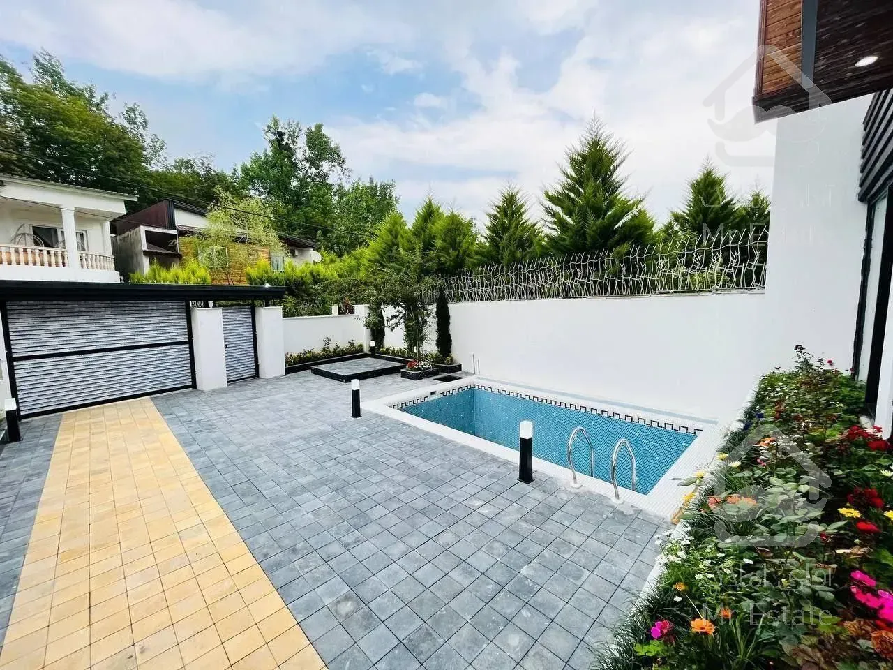 فروش ویلا تریبلکس ۲۵۰ متری در چمستان