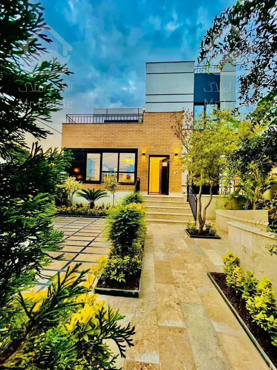 فروش ویلا تریبلکس ۲۵۰ متری در چمستان