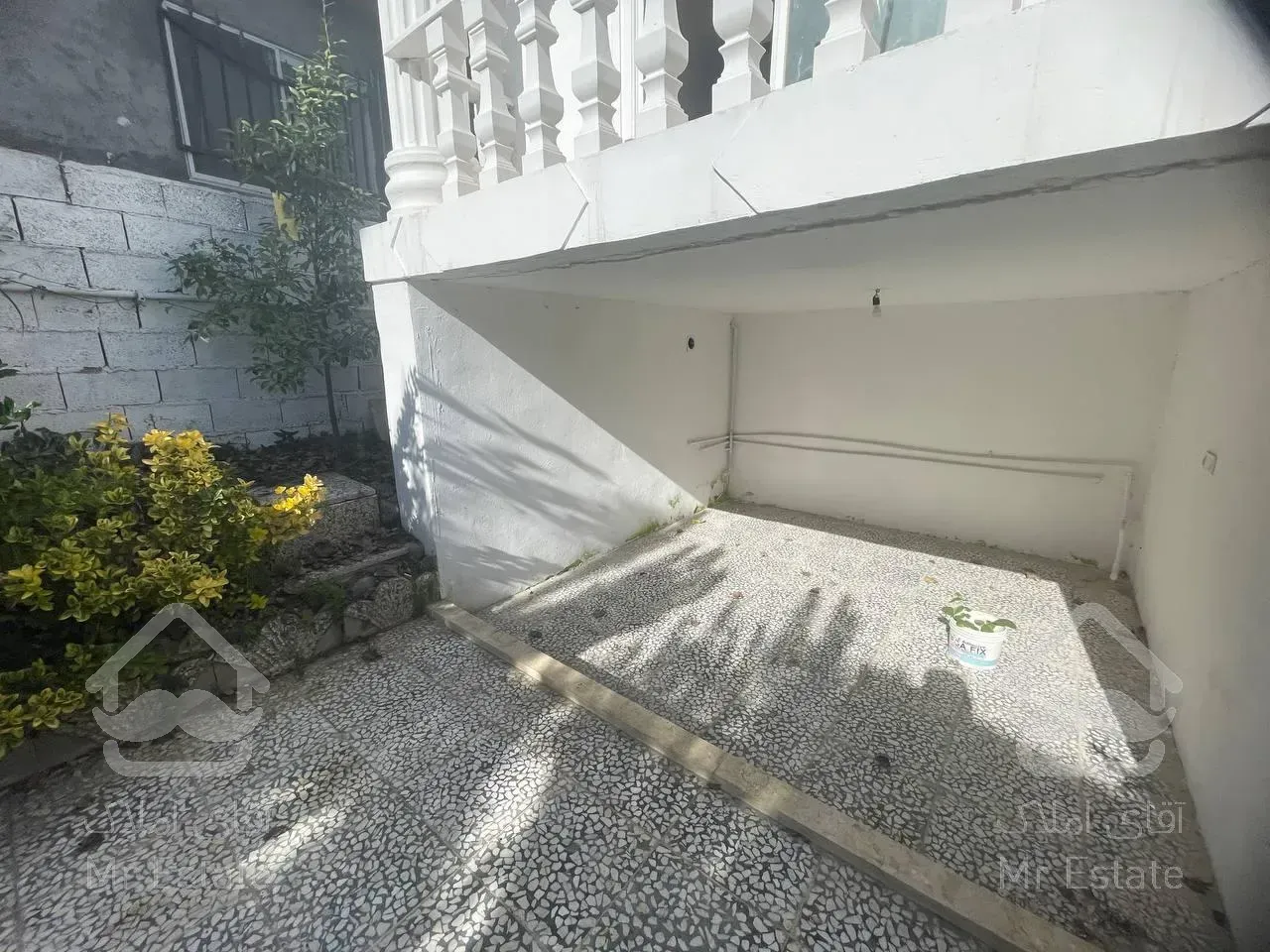 ویلا استخردار/سند تکبرگ/پروانه و پایان کار