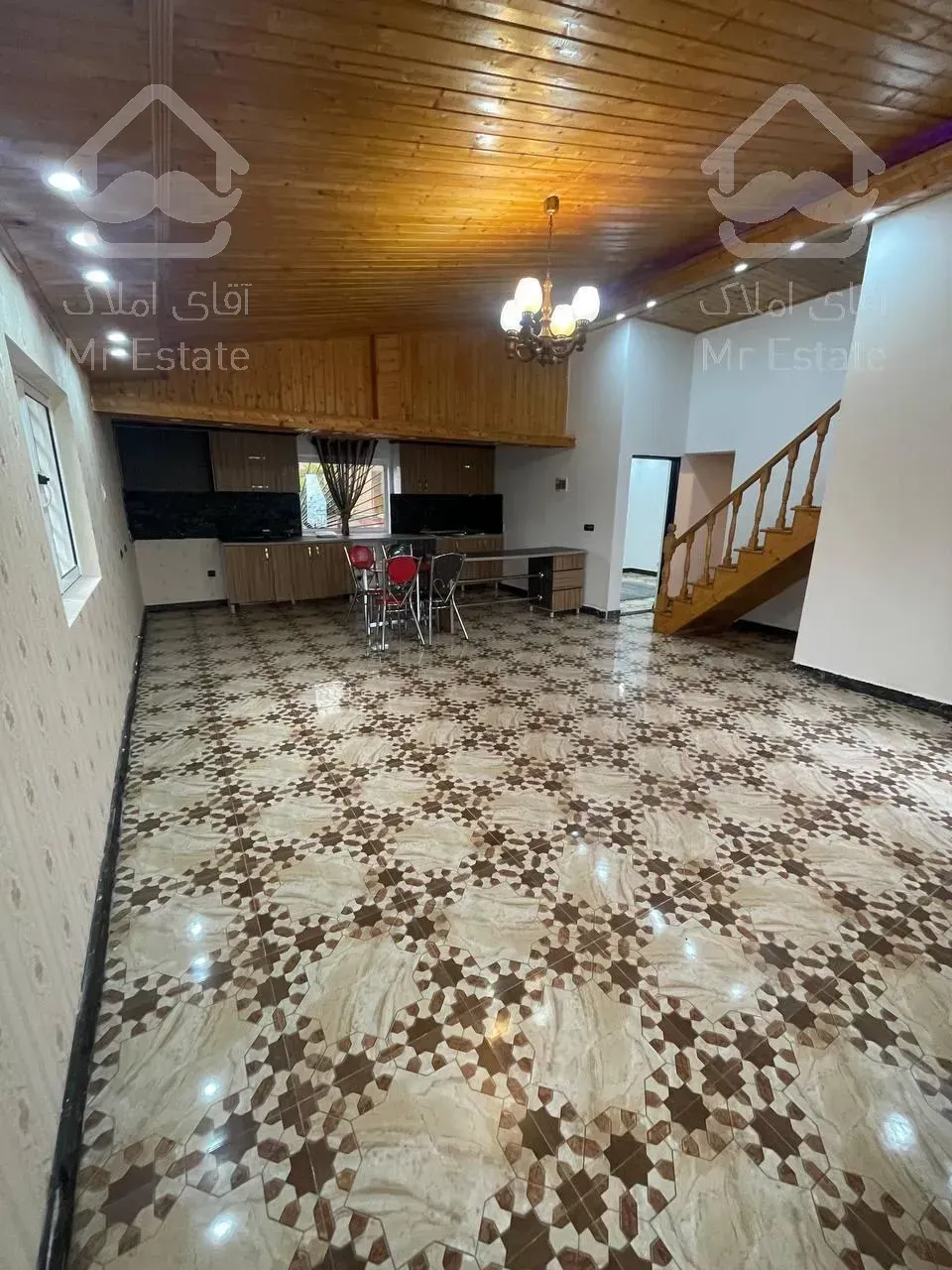 ویلا نیم پیلوت/۲۴۰ متر زمین/۱۳۰ متر بنا