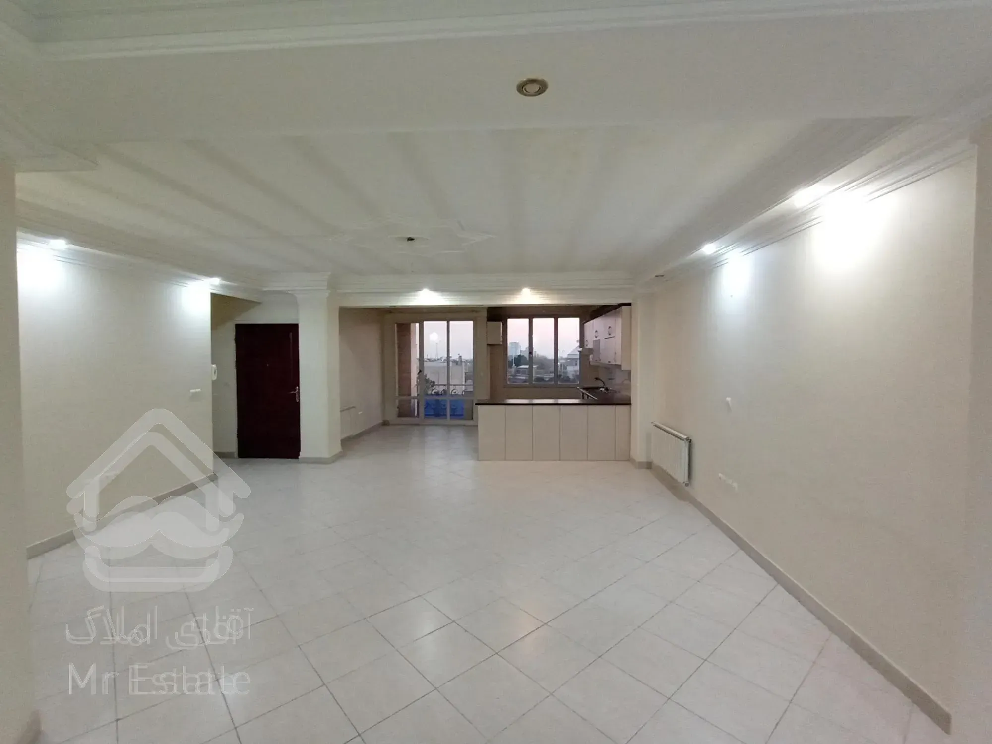 ۱۲۰متر دو خوابه طبقه سوم با دو پارکینگ