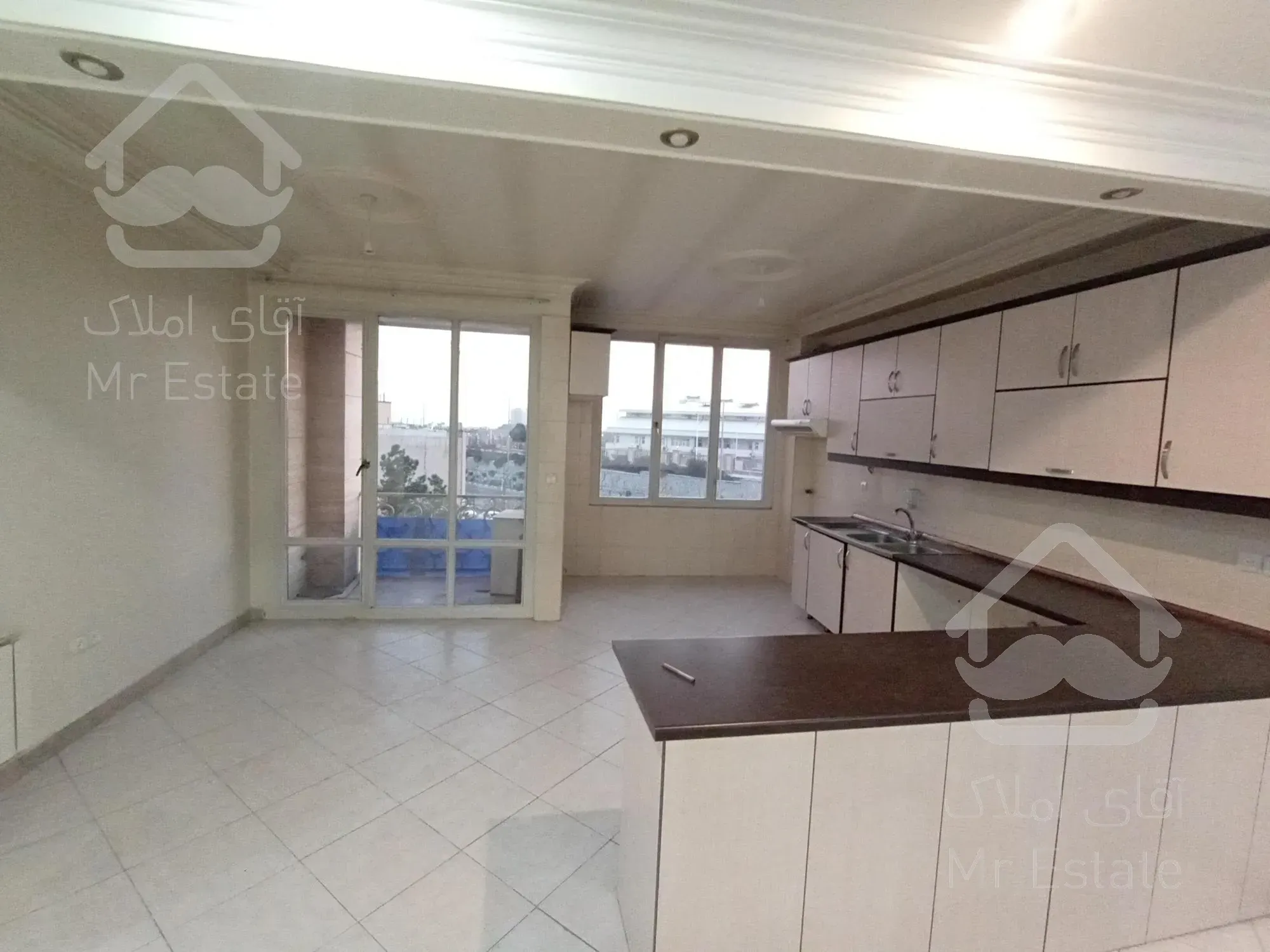 ۱۲۰متر دو خوابه طبقه سوم با دو پارکینگ