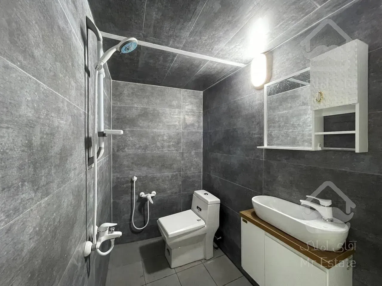 ویلا دوبلکس نما مدرن با روفگاردن ویو رویایی زیر قیمت منطقه