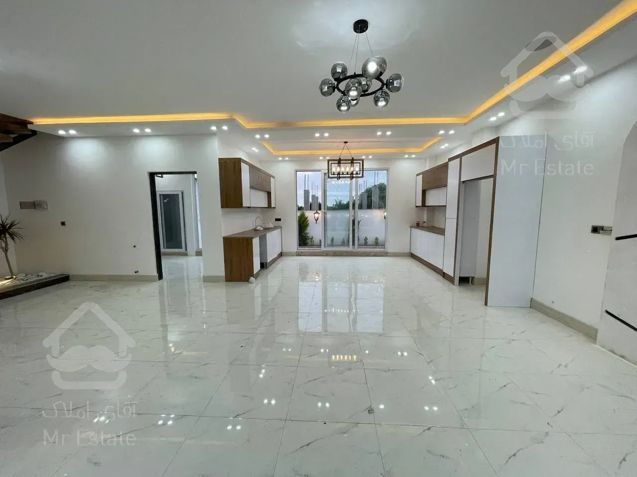 ویلا دوبلکس نما مدرن با روفگاردن ویو رویایی زیر قیمت منطقه