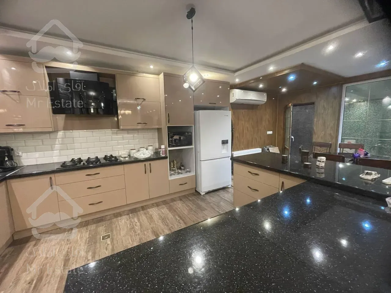 ویلاتریبلکس لاکچری با موقعیت اکازیون