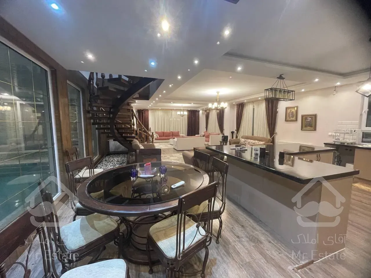 ویلاتریبلکس لاکچری با موقعیت اکازیون