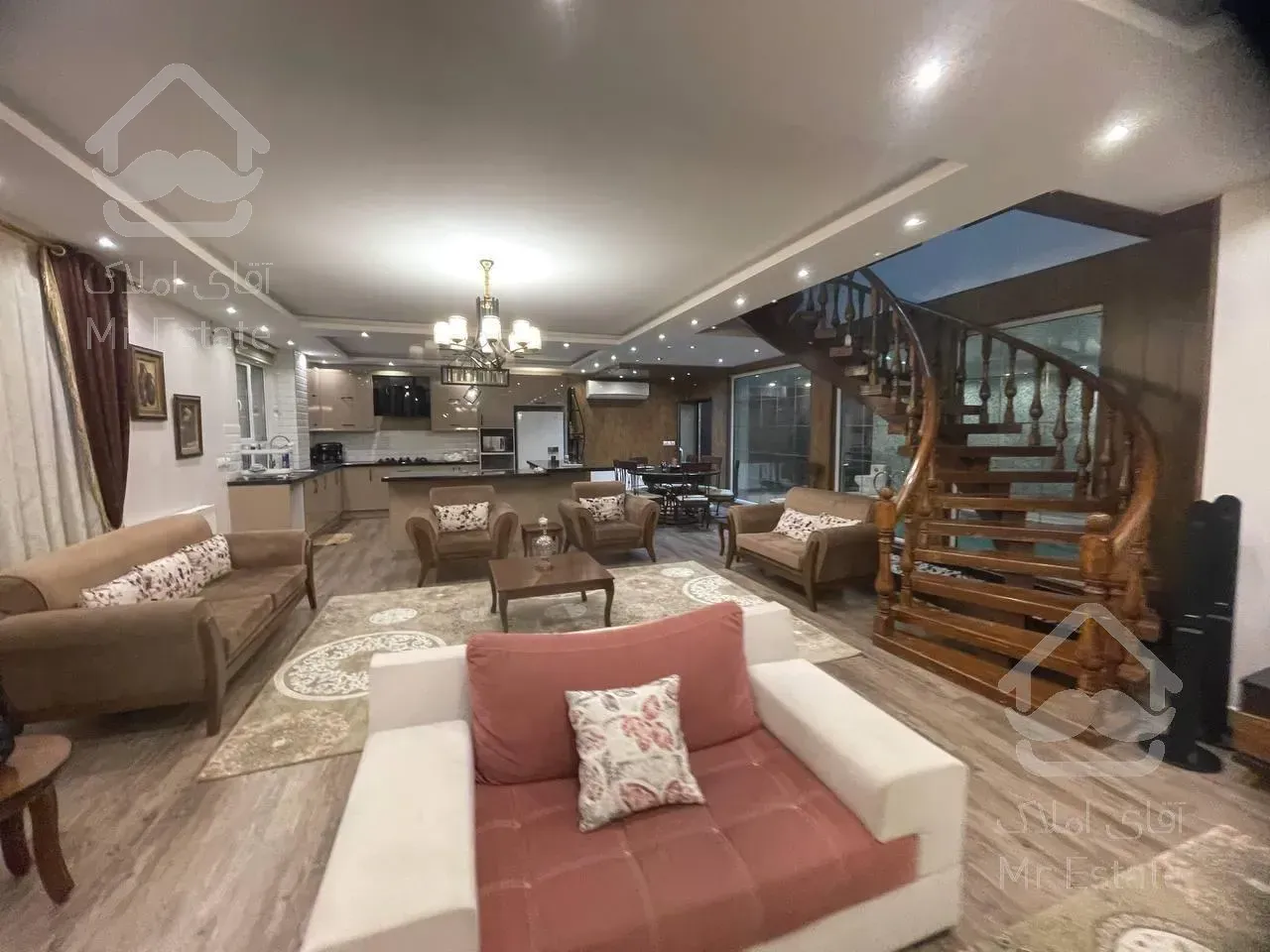 ویلاتریبلکس لاکچری با موقعیت اکازیون