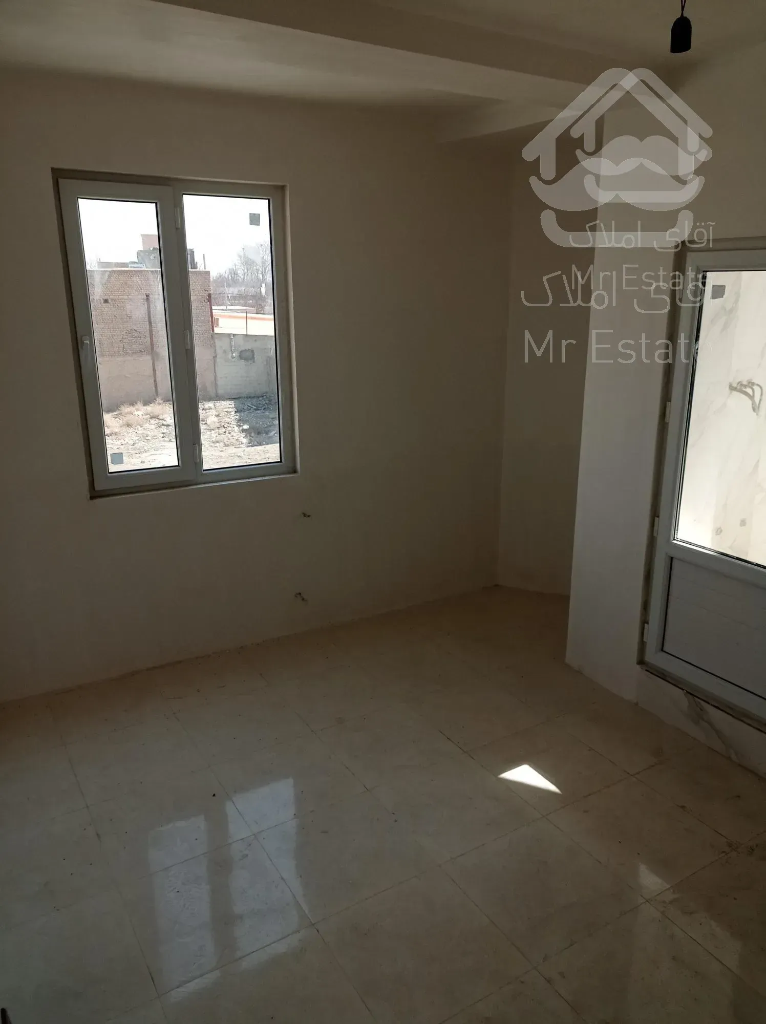 آپارتمان/۸۱متری/دوخواب/جنوبی/وحیدیه