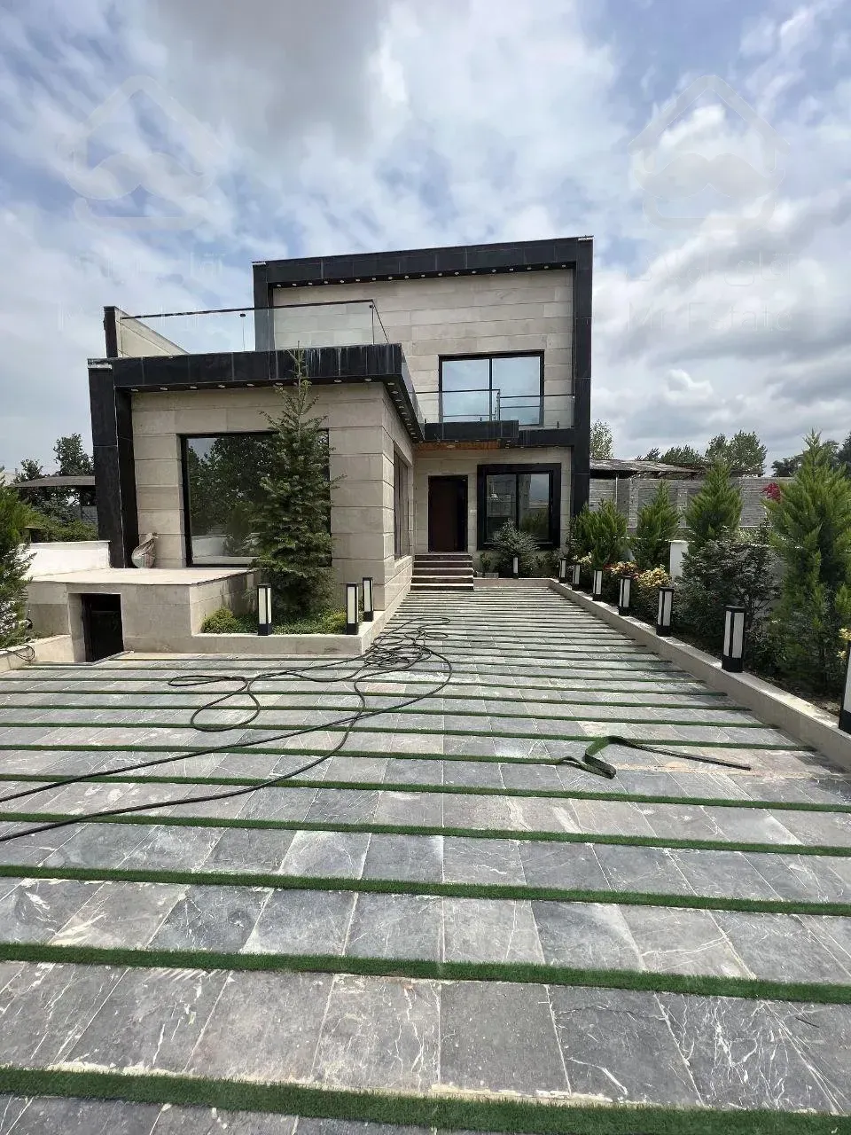 دوبلکس استخردار/نوساز کلیدنخورده