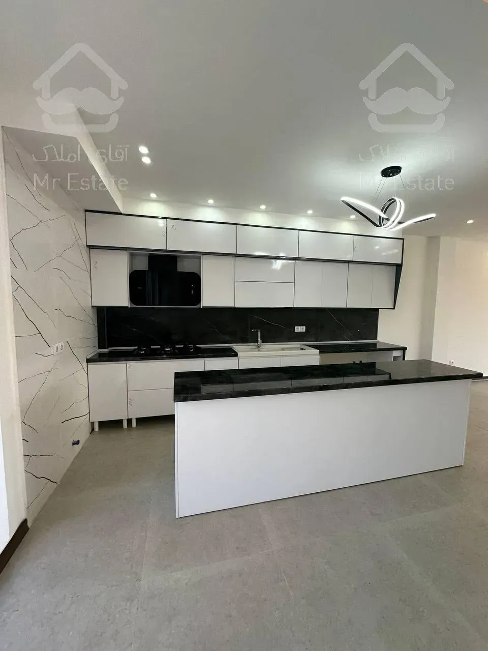 دوبلکس استخردار/سند تکبرگ/روف گاردن