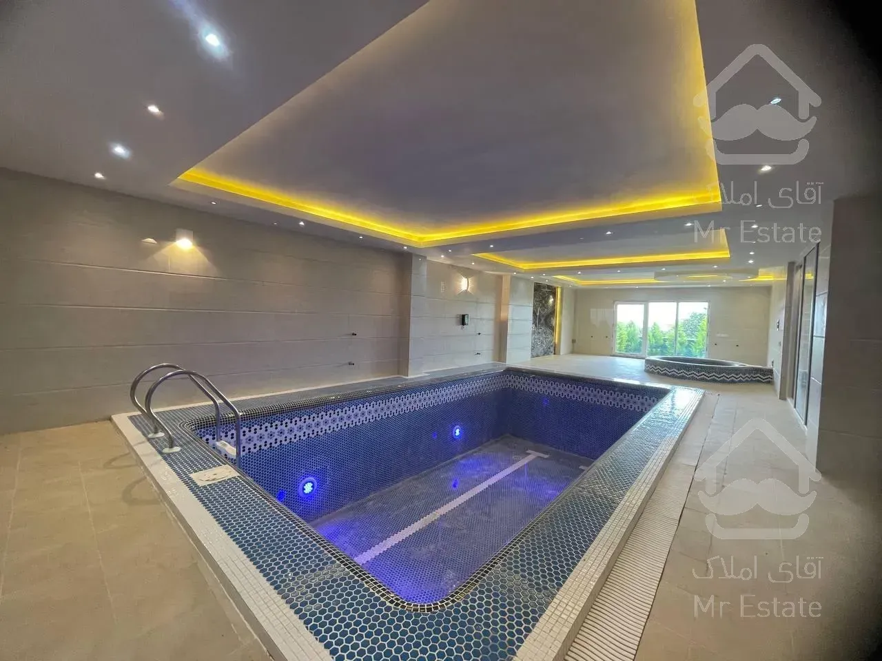 فروش ویلا مدرن استخردار