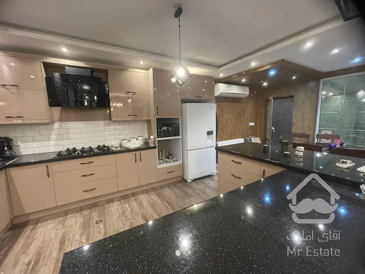 تریبلکس استخردار/سند تکبرگ/۳۰۰ متر بنا