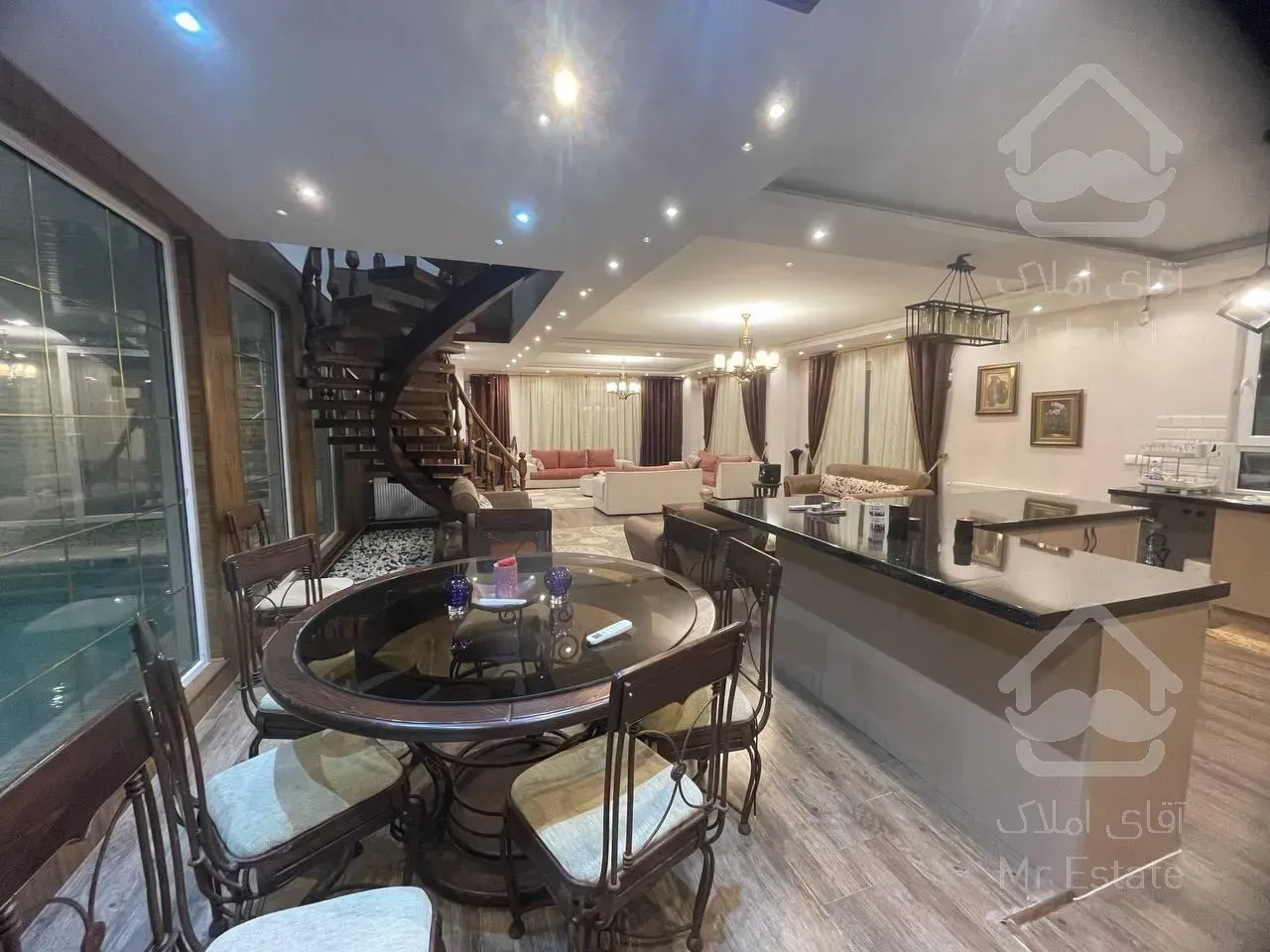 تریبلکس استخردار/سند تکبرگ/۳۰۰ متر بنا