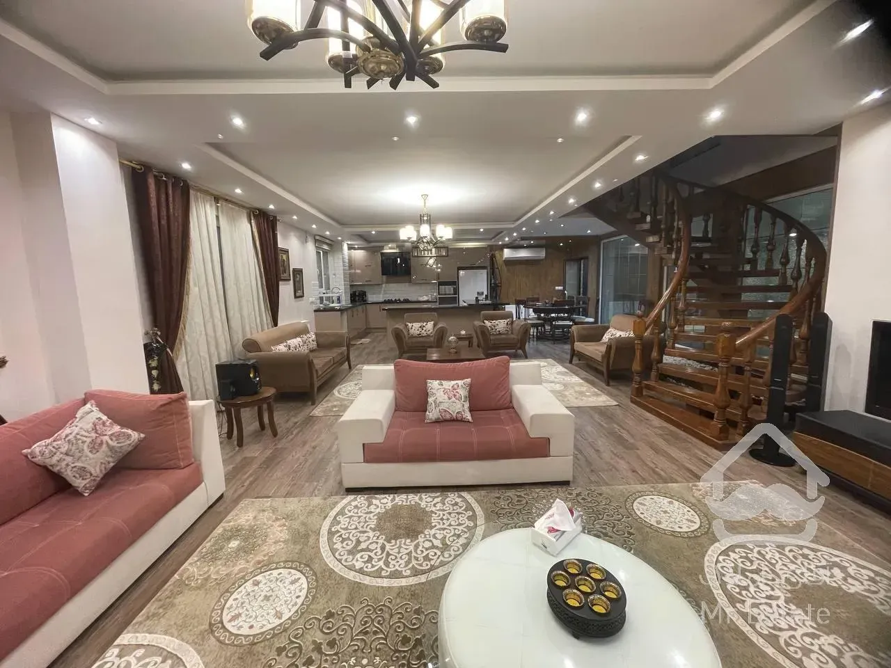 تریبلکس استخردار/سند تکبرگ/۳۰۰ متر بنا