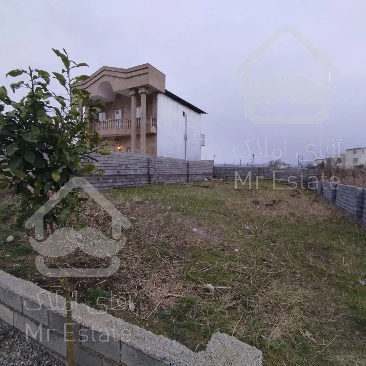 زمین مسکونی/۳۰۰ متر/قابل ساخت