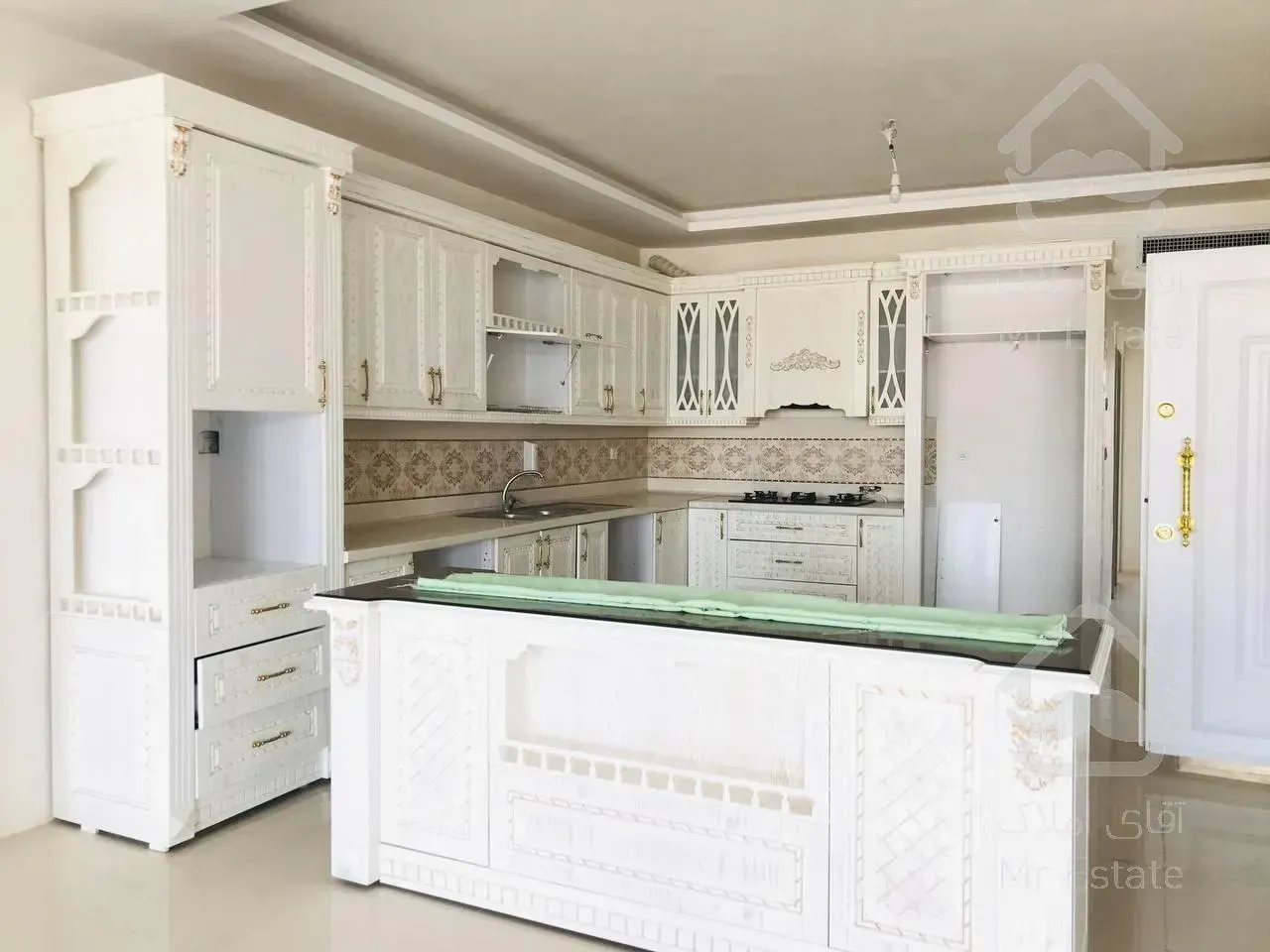 آپارتمان ۱۷۵ متری،  کلیدنخورده