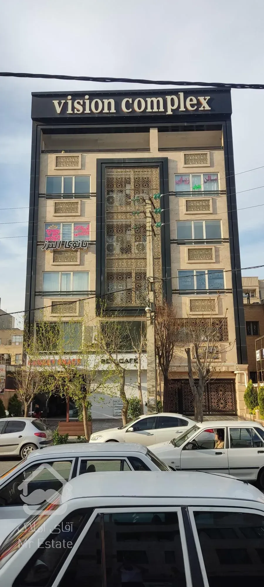 ۹۰ متر مغازه / لوکیشن عالی / شاخه اصلی