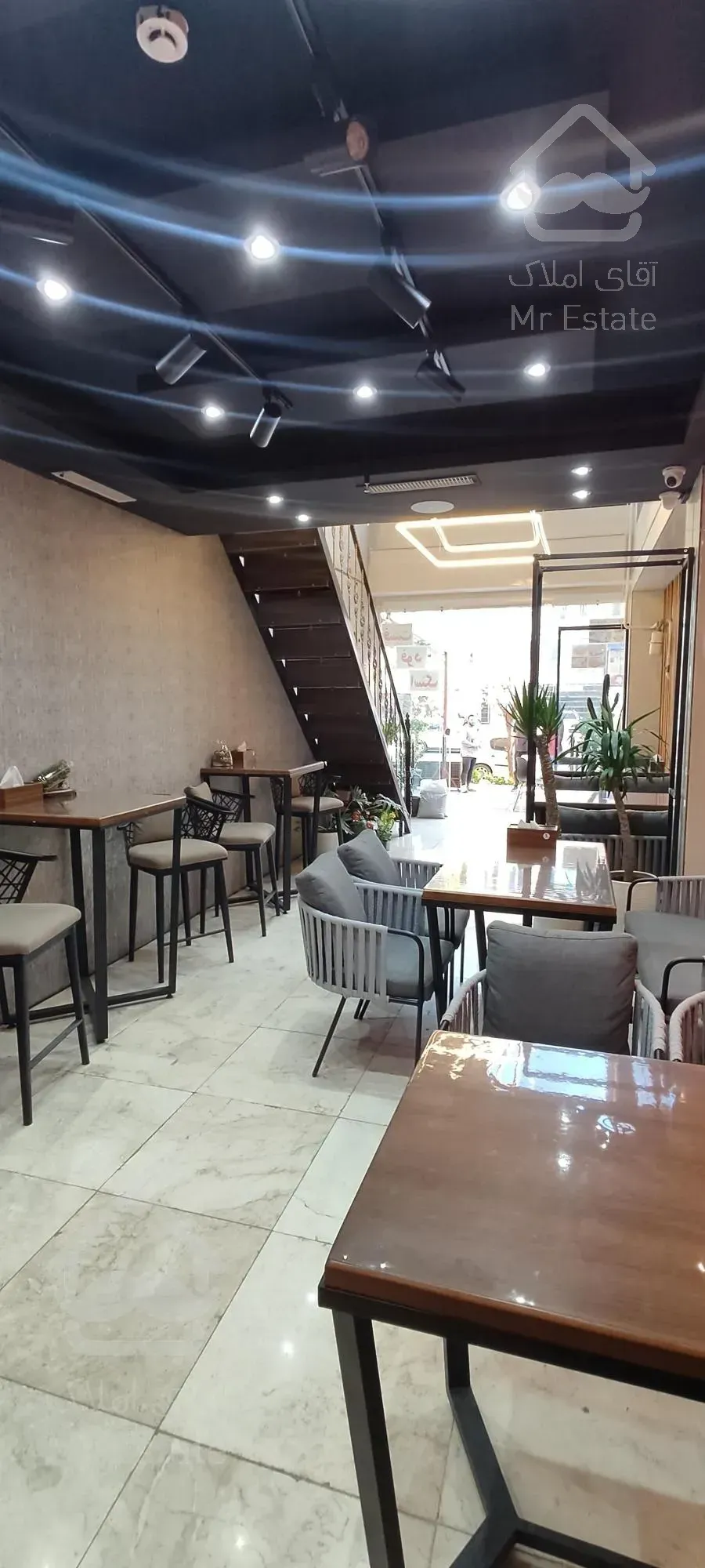 ۹۰ متر مغازه / لوکیشن عالی / شاخه اصلی