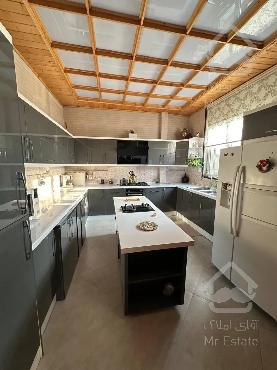 350متردوبلکس استخردار با 3خواب مستر و تمامی امکانات