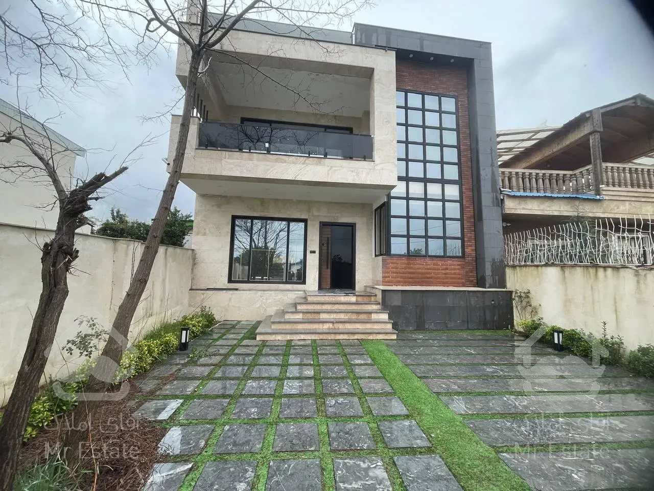 320متر ویلا دوبلکس لاکچری با تمام امکانات و موقعیت اکازیون