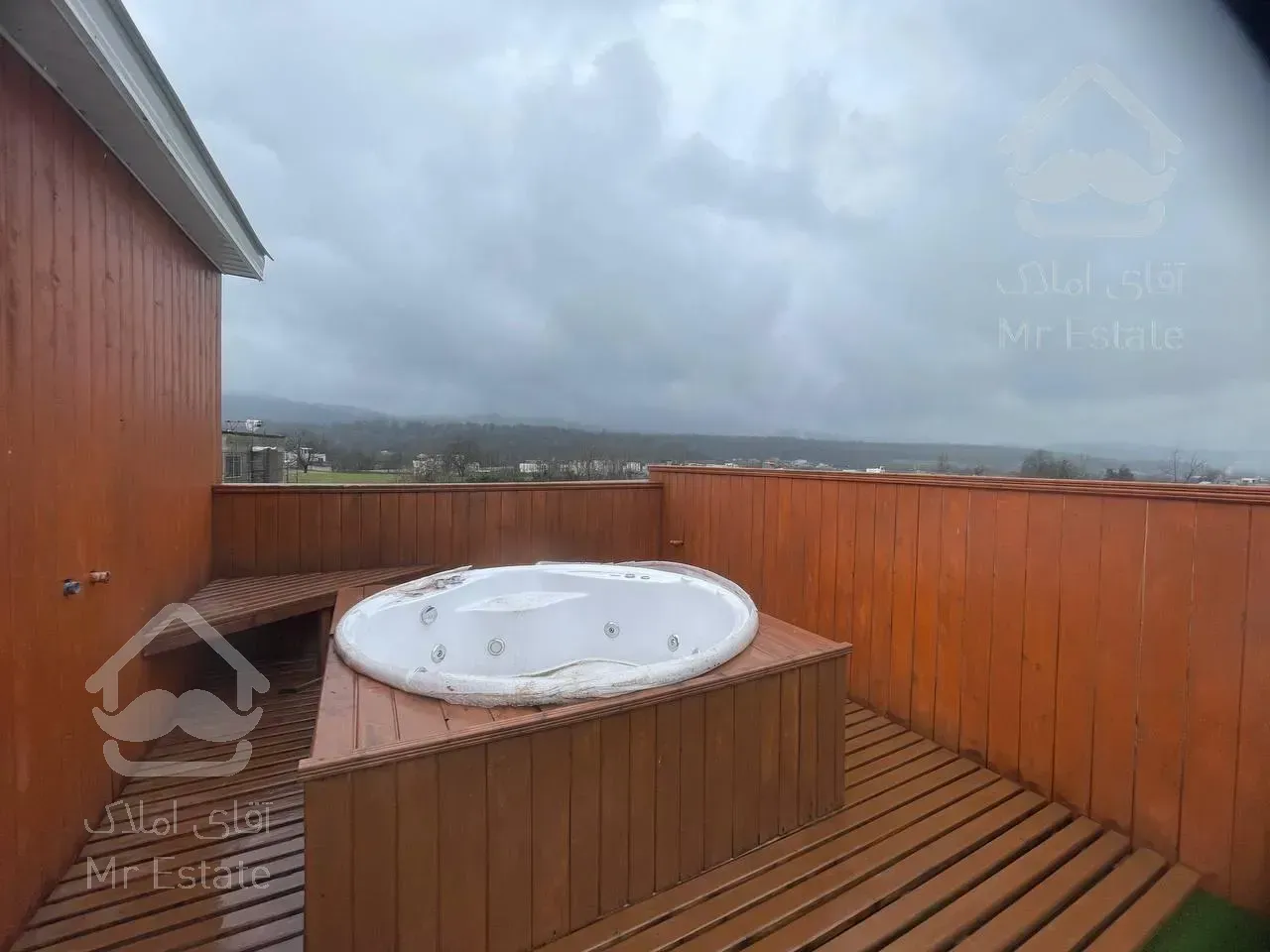 320متر ویلا دوبلکس لاکچری با تمام امکانات و موقعیت اکازیون