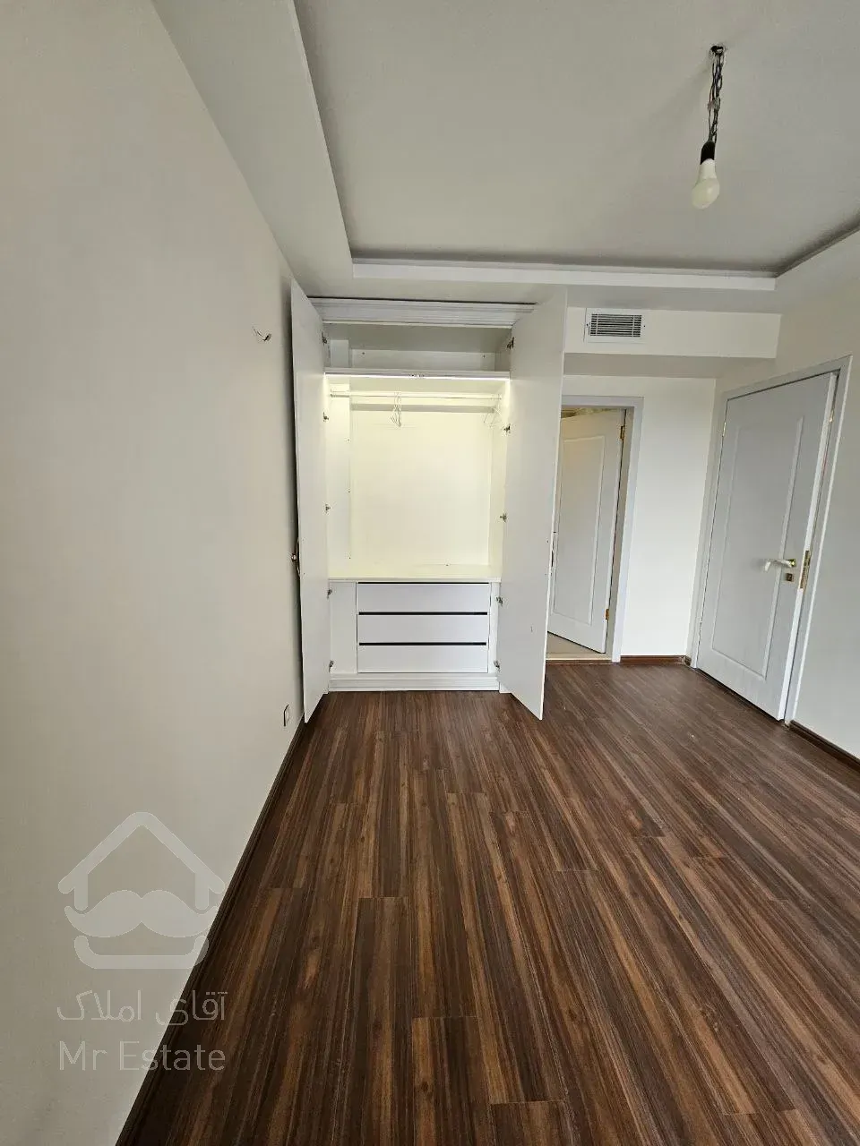 فروش 180 متری پاسداران