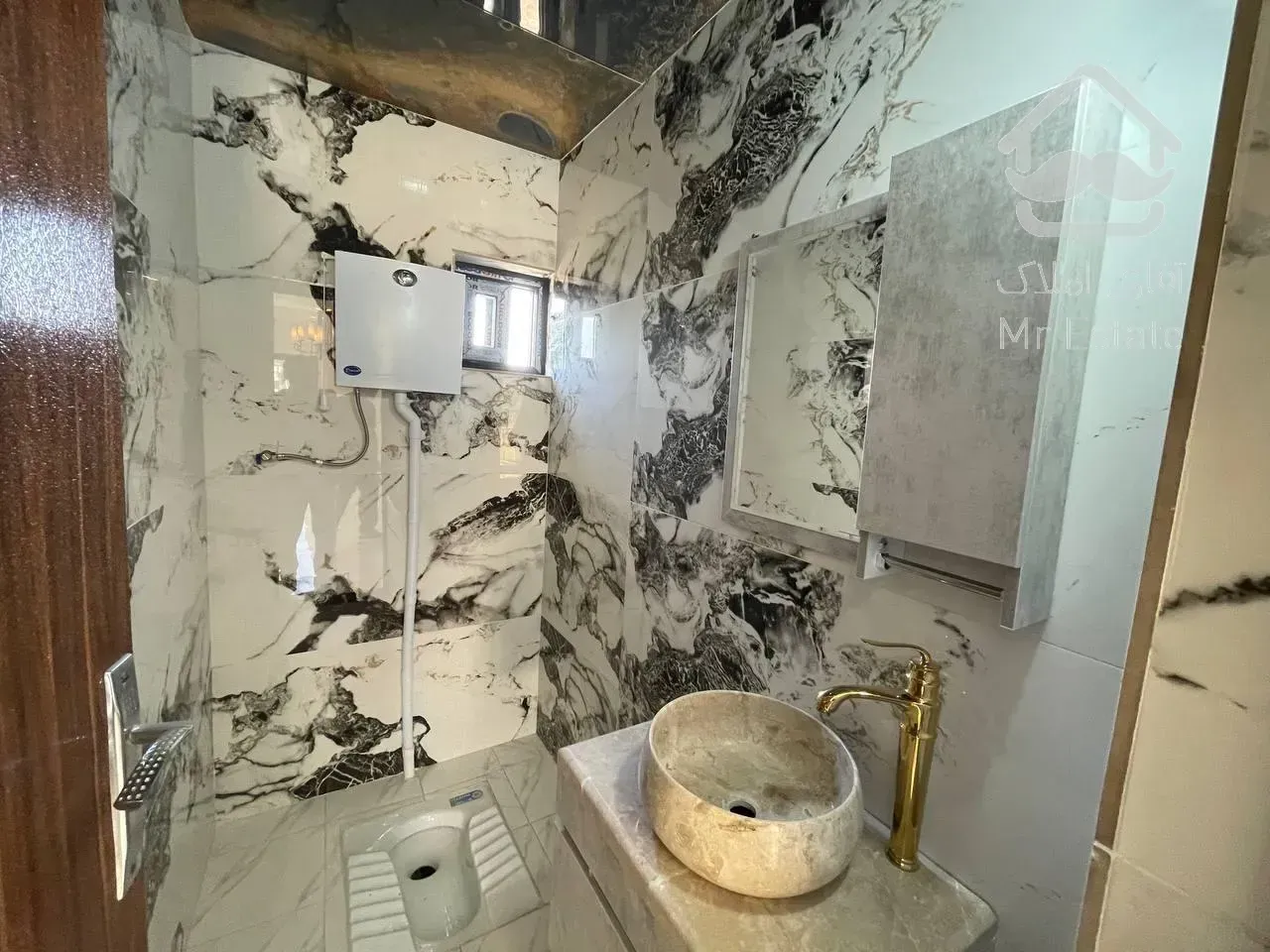 ویلا فلت نمامدرن مینیمال/تنهاتر با ملک و خوردو