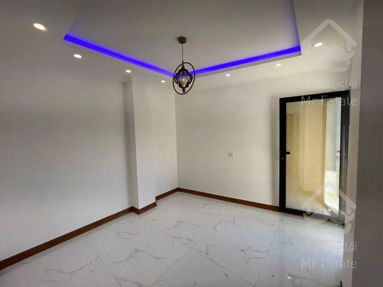 ویلا فلت نمامدرن مینیمال/تنهاتر با ملک و خوردو