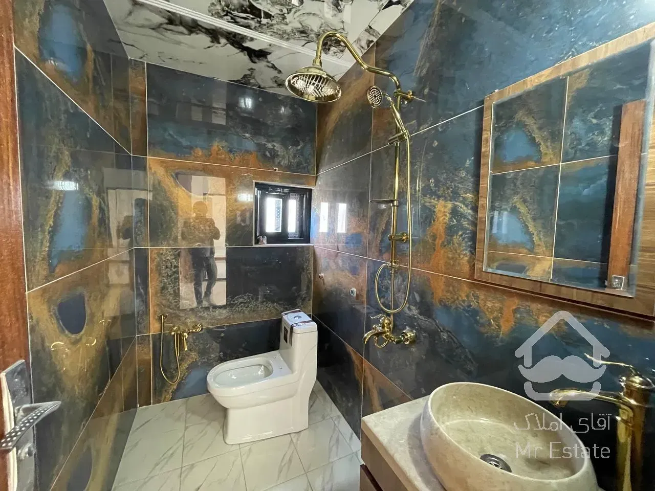 ویلا فلت نمامدرن مینیمال/تنهاتر با ملک و خوردو