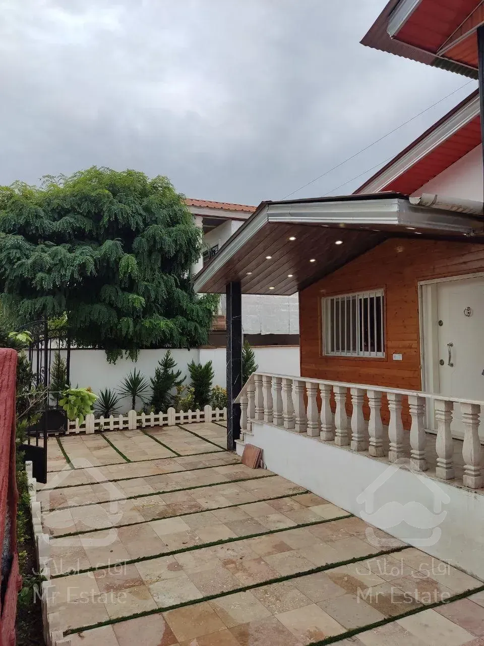 فروش ویلا نیم پیلوت ۲۲۰ متری در چمستان